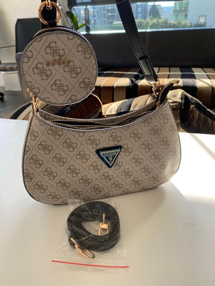 Guess Omuz Çantası - Görsel 4