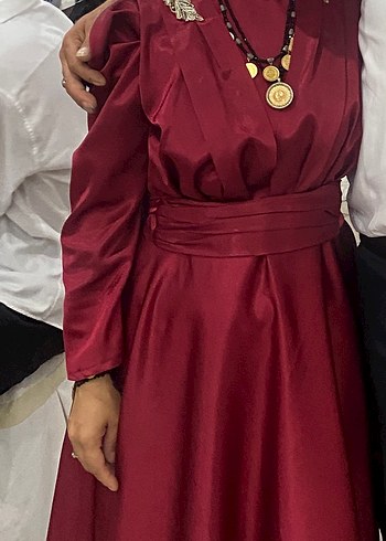 Bordo İşlemeli Uzun Kollu Kadın Abiye Elbise