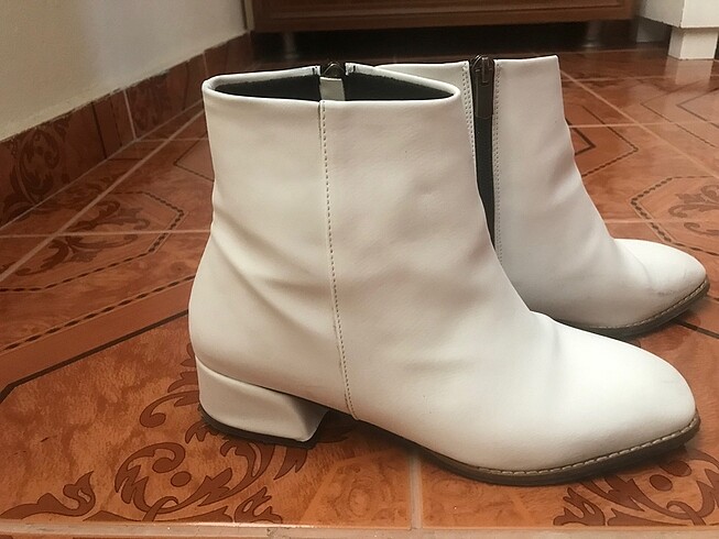 38 Beden Kadın Beyaz Bot