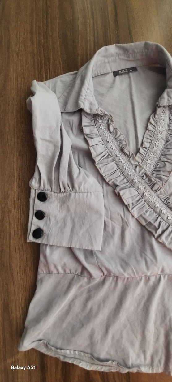 gri Nakışlı V Yaka Bluz - Görsel 4