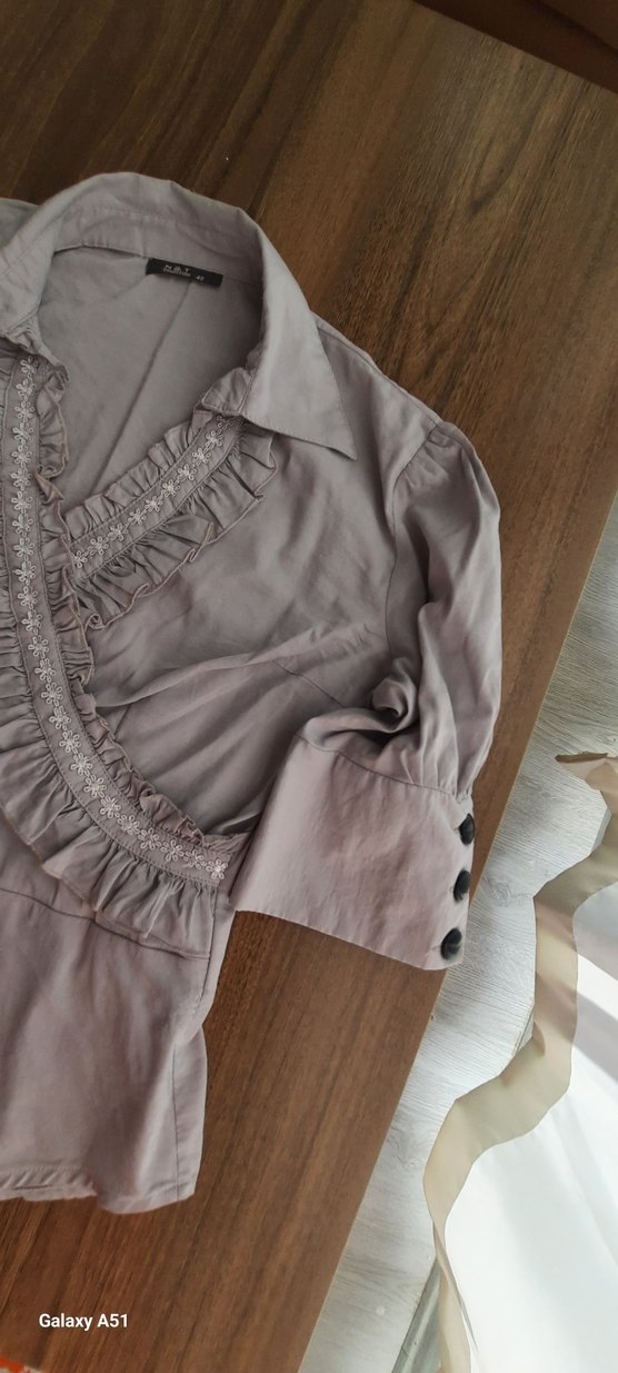 gri Nakışlı V Yaka Bluz - Görsel 5