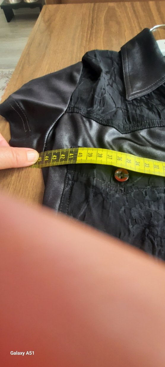 Düğmeli Siyah Deri gorunumlu Kadın Gömlek - Görsel 5