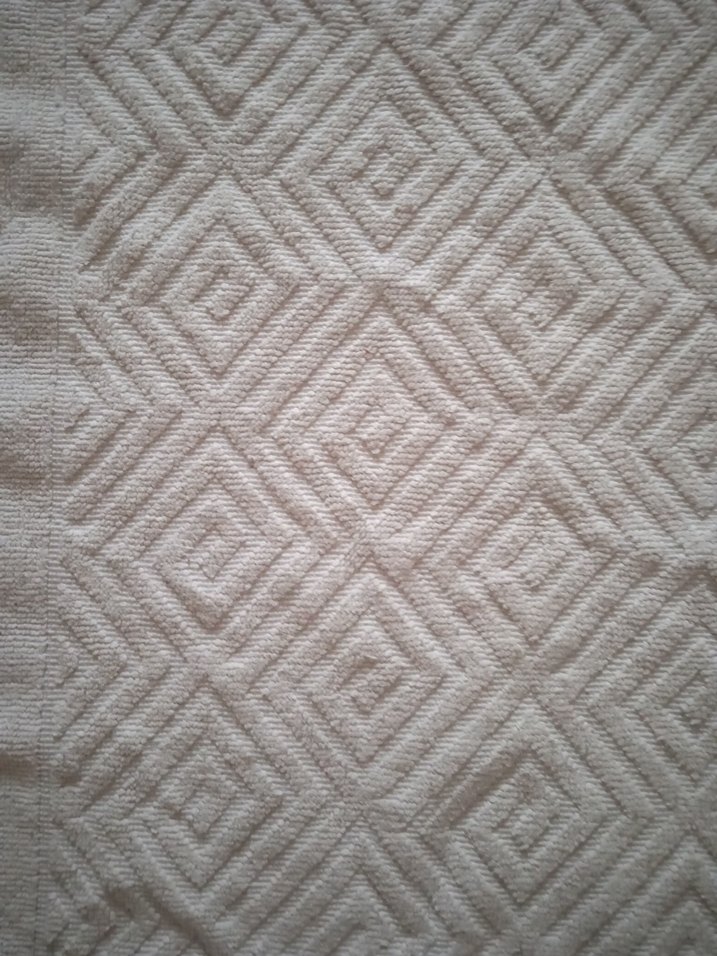 Gri Beyaz Desensiz Halı - Görsel 2