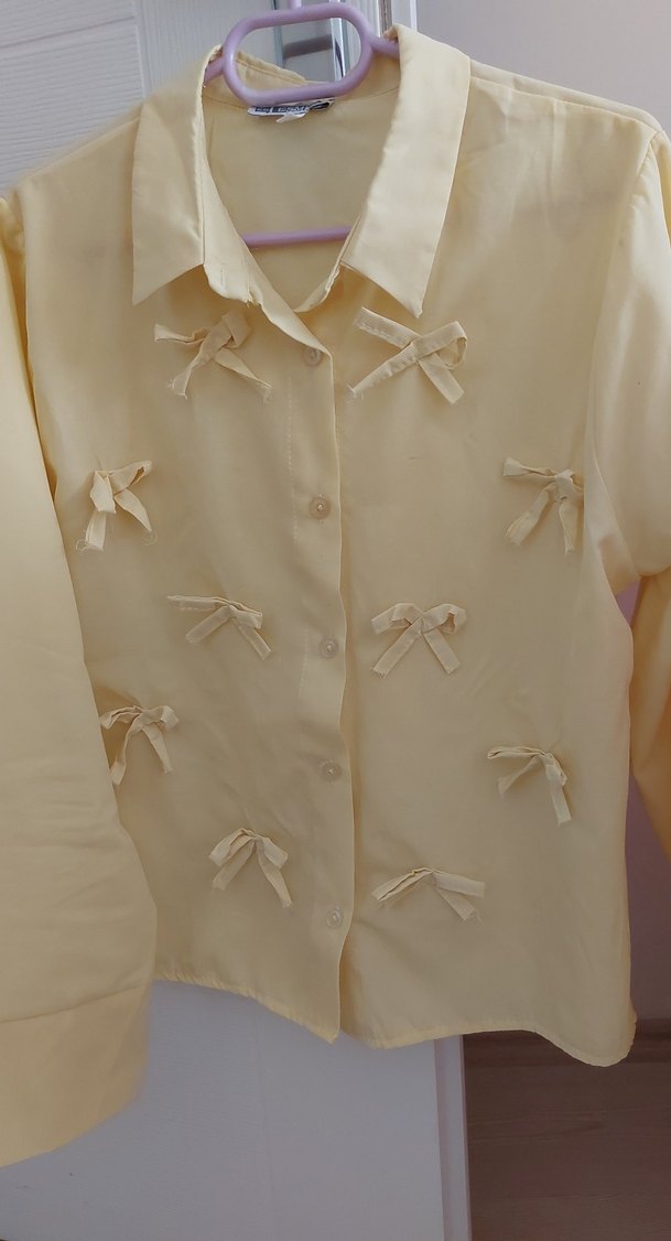 Sarı Düğmeli Kadın Uzun Kollu Gömlek - Görsel 4