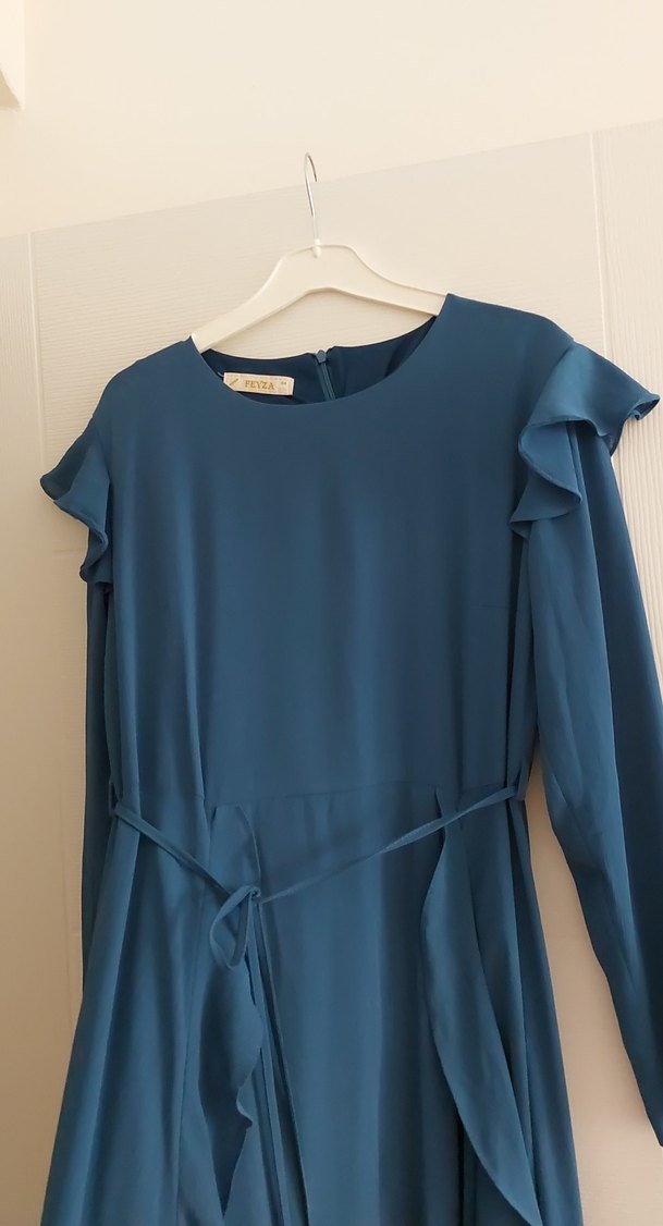 Uzun Mavi Drapeli Kadın Elbise - Görsel 4