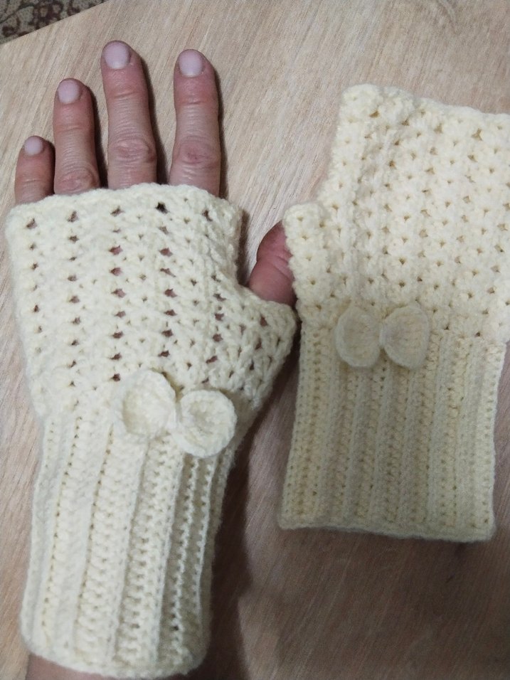 Beyaz Örgü Kadın Eldiveni - Görsel 2