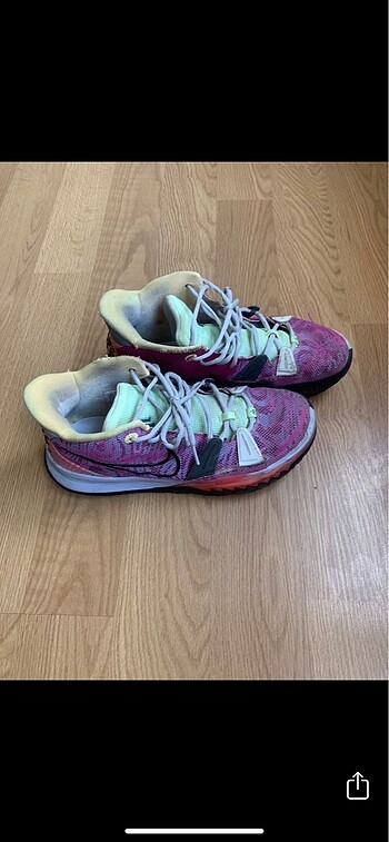 Kyrie 7