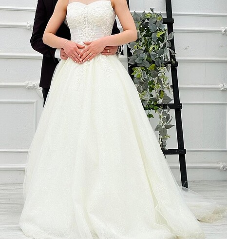 Oleg cassini helen gelinlik