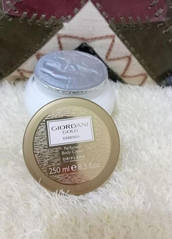 Oriflame Oriflame GIORDANI Gold vücut losyonu