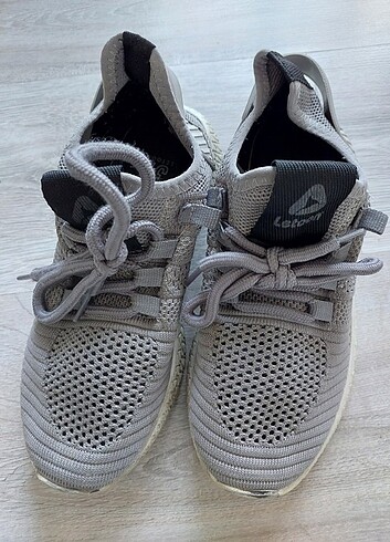 Spor ayakkabi letoon