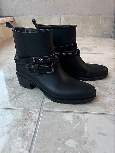 Guess yağmur botu