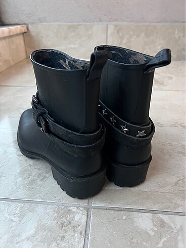 38 Beden Guess yağmur botu