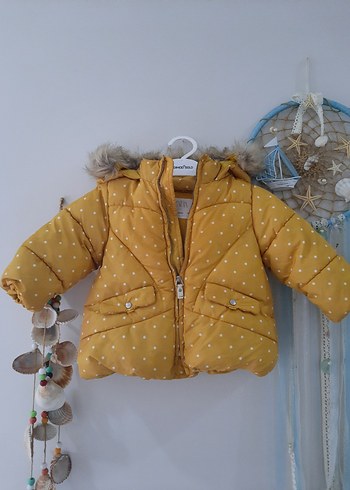 Kapüşonlu Sarı Puantiyeli Kız Çocuk Mont - Görsel 2