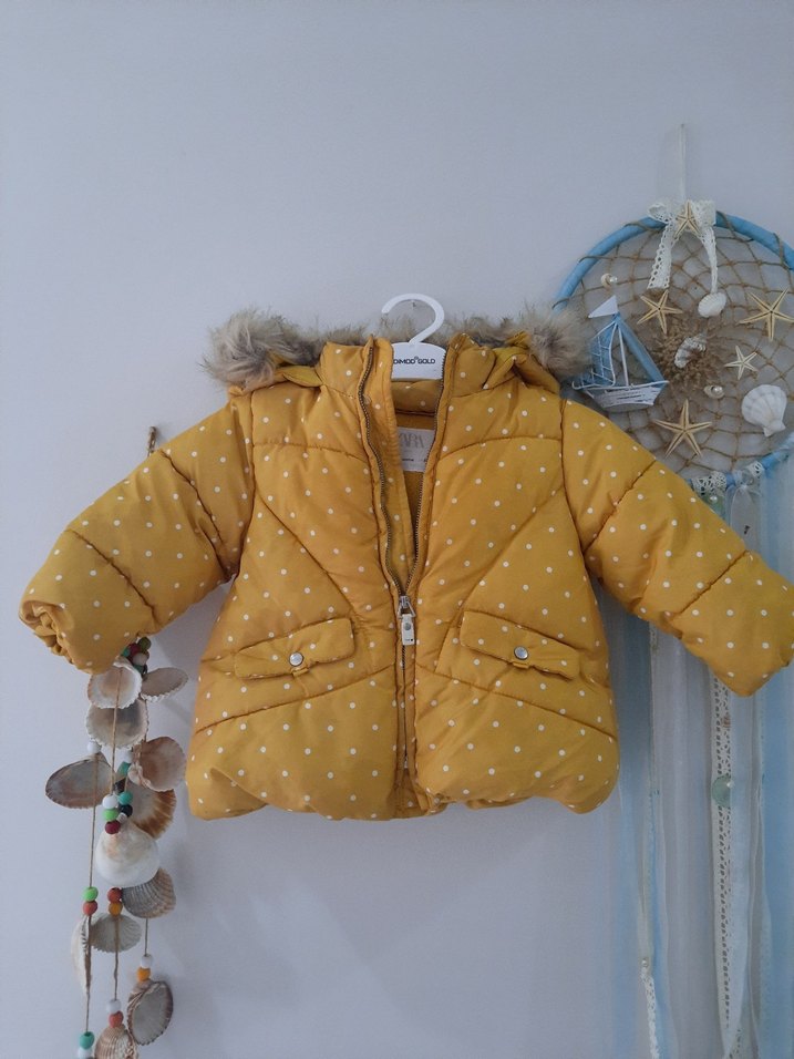 Kapüşonlu Sarı Puantiyeli Kız Çocuk Mont - Görsel 2