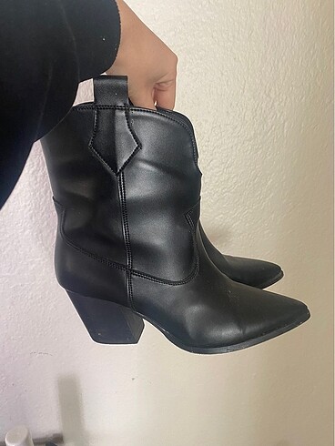 Zara Bot çizme