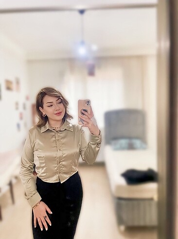 Saten gömlek