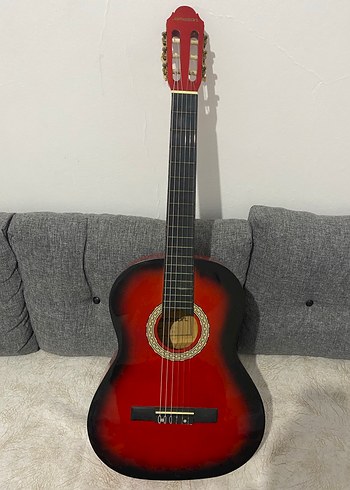 Kırmızı Klasik Gitar