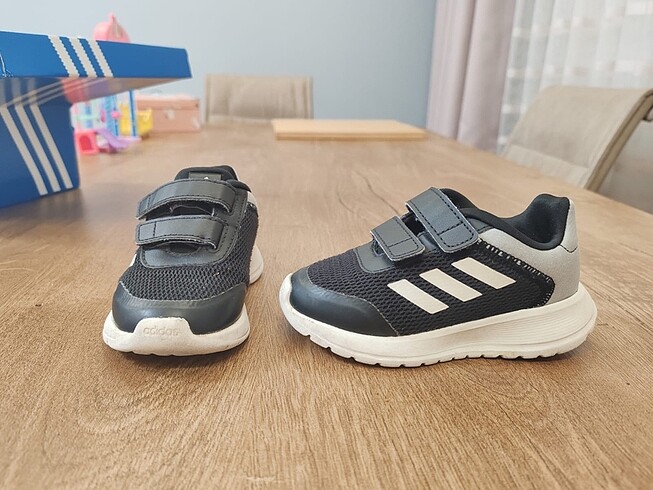 Adidas 23,5 numara spor ayakkabı