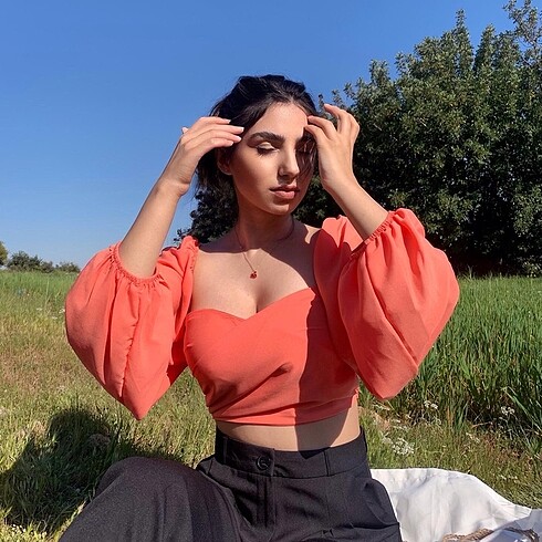 Kruvaze Yaka Sırtı Gipeli Bluz