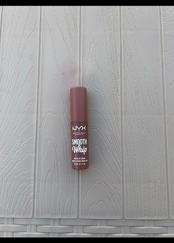 NYX Smooth Whip ruj