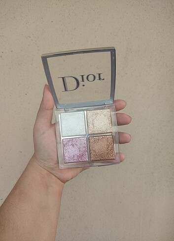 Dior aydınlatıcı 