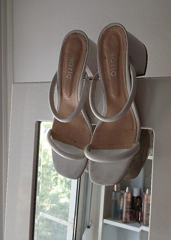 Hotiç 38 kalın topuk deri terlik - Görsel 4