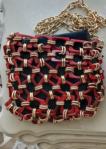 Kırmızı İşlemeli Zincir Detaylı Örgü Çanta - Görsel 10