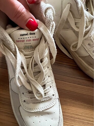 35 Beden beyaz Renk Zara sneakers