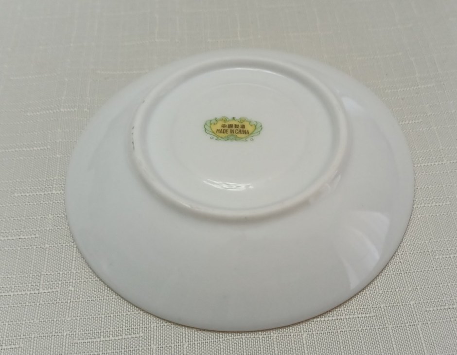 Beyaz İnce Kenarlı Porselen Fincanlar - Görsel 4