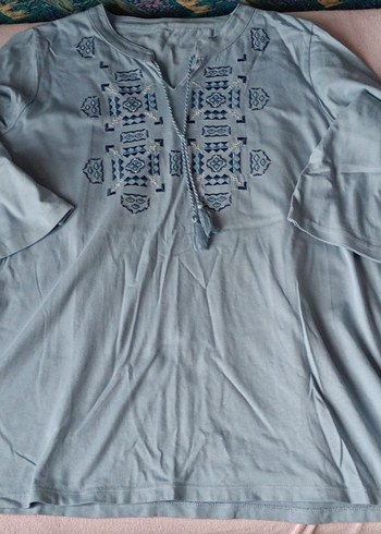 Nakışlı V Yaka Mavi Tunik - Görsel 2