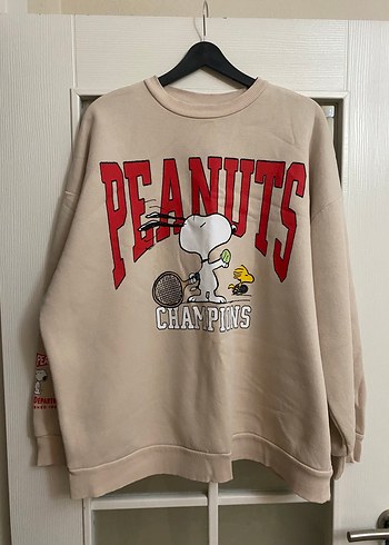 defacto peanuts snoopy sweatshirt