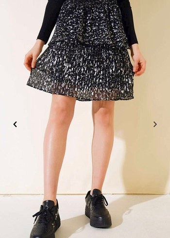 Kadın Siyah Fırfırlı Mini Etek - Görsel 2