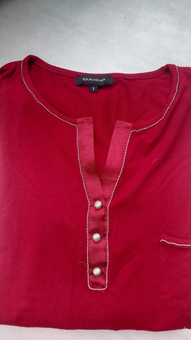 Düğmeli Kırmızı V Yaka Keten Bluz - Görsel 3