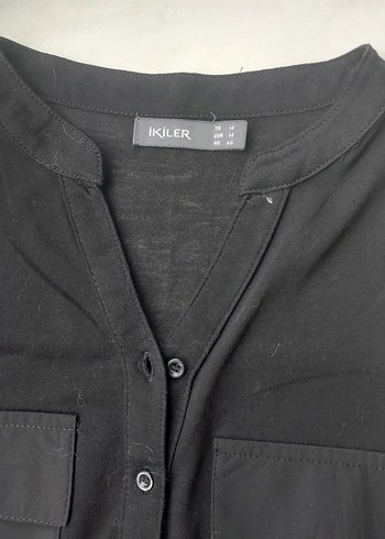 Siyah V Yakalı Düğmeli Kolsuz Bluz - Görsel 3