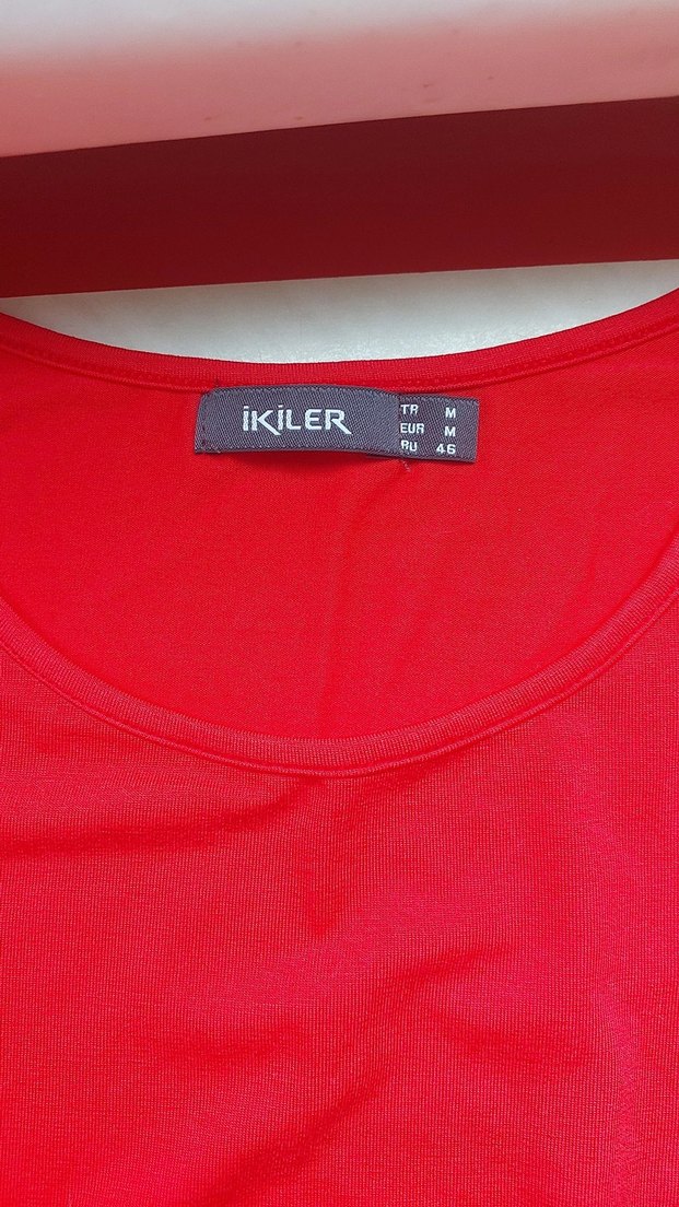 Kısa Kollu Kırmızı Kadın Tişört - Görsel 2