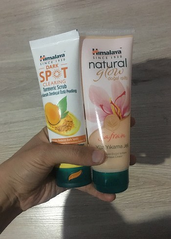 Himalaya Doğal Yüz Yıkama Jeli ve Zerdeçallı Peeling