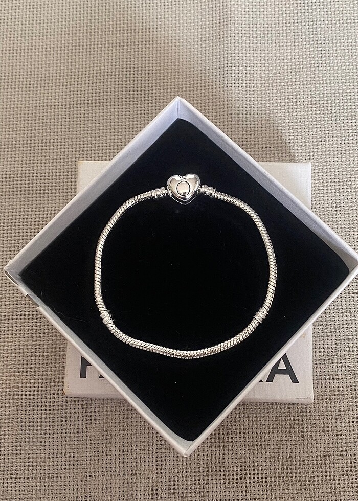 Logolu bileklik - Görsel 2