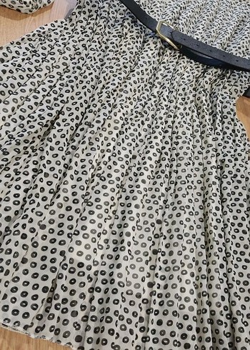 piliseli kısa elbise - Görsel 2