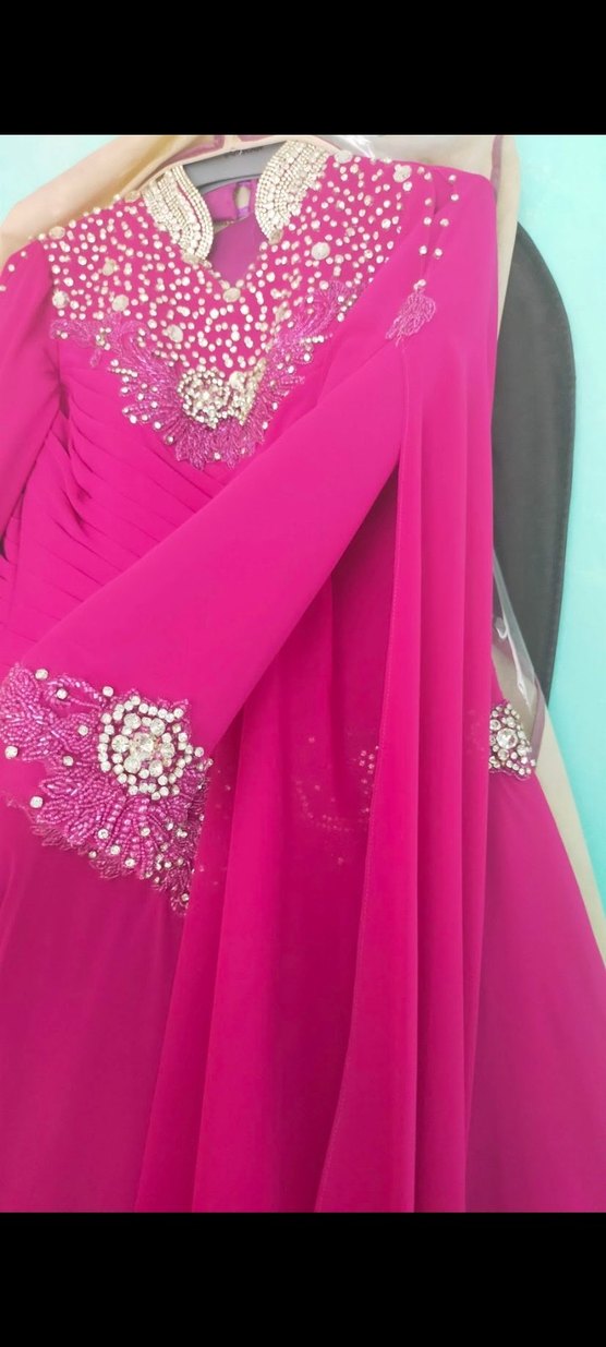 Uzun Mor Drapeli Tesettür Abiye - Görsel 3