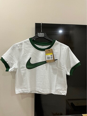 NİKE CROP TARZI KADIN TİŞÖRT