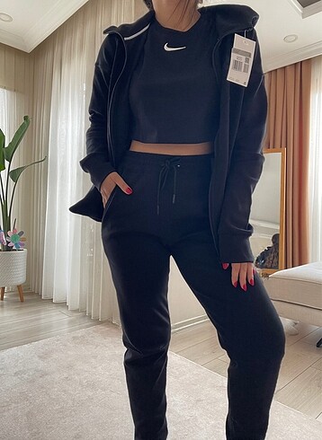NİKE EŞOFMAN TAKIMI
