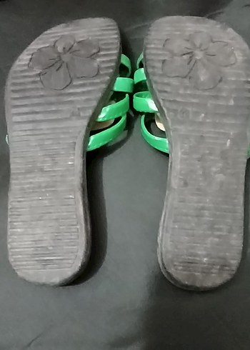 Yeşil Parlak Dolgu Topuklu Kadın Terlik - Görsel 3