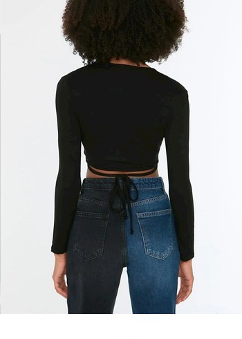 Siyah V Yaka Kemerli Kadın Bluz - Görsel 3