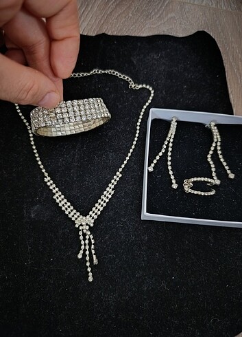 Swarovski taşlı set 