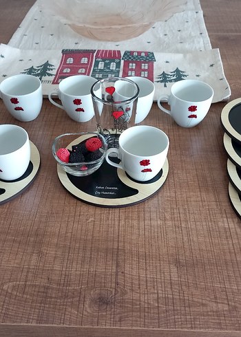 Beyaz Çiçek Desenli Porselen Fincan ve Bardak Seti - Görsel 3