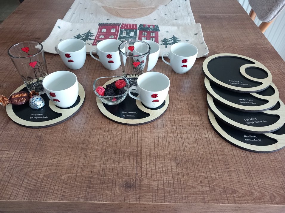 Beyaz Çiçek Desenli Porselen Fincan ve Bardak Seti - Görsel 4