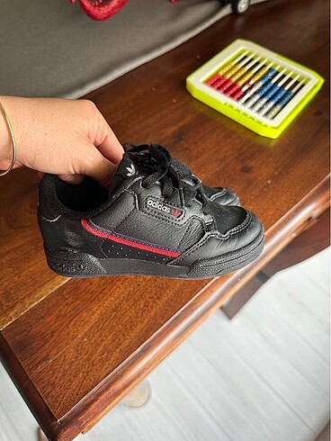Adidas siyah çocuk spor ayakkabı