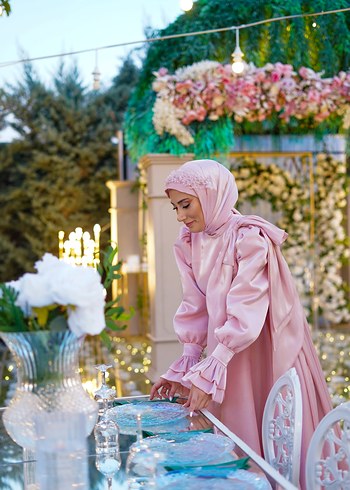 Pembe Drapeli Uzun Kollu Tesettür Abiye - Görsel 3