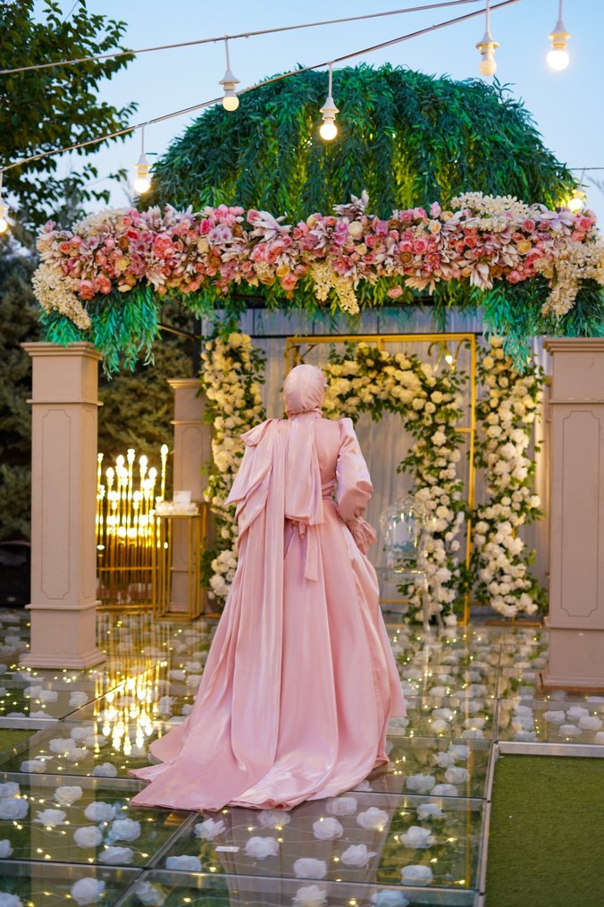 Pembe Drapeli Uzun Kollu Tesettür Abiye - Görsel 2