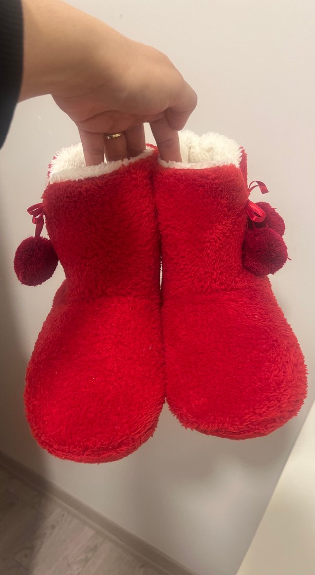 Kırmızı Sıcak Peluş Ev Botu - Görsel 2